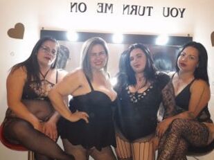 Curvylesbianhousewive