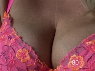 Curvypeach80
