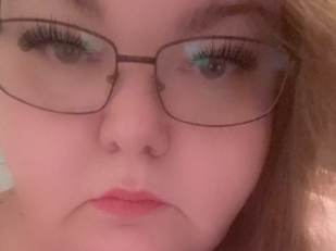 Cute_curvy_carrie