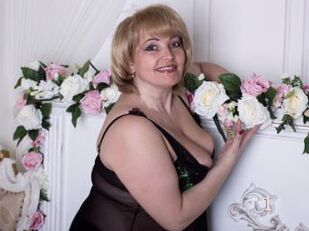 HoneyMoonLady1