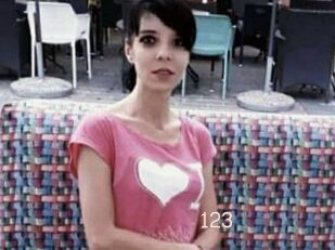Lara123