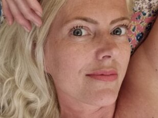 Naughtymilfplaysx